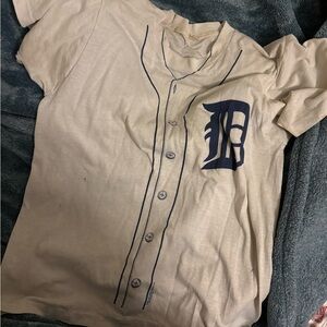 Vintage Style Graphic T-Shirt with Letter Print